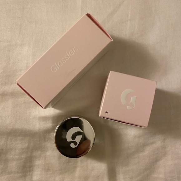 ⚡️Brand New⚡️Glossier skin tint set - Picture 2 of 6